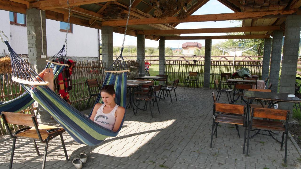 U Dvori Hotel Podgorodtsy Buitenkant foto