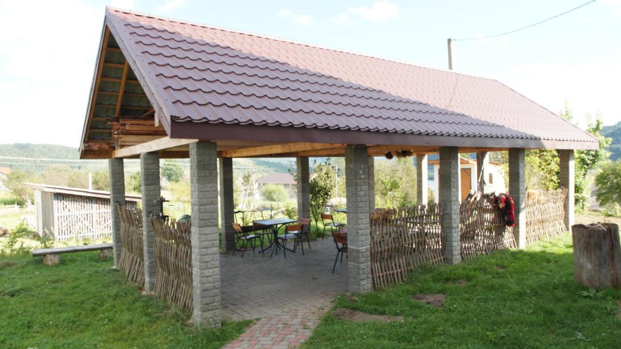 U Dvori Hotel Podgorodtsy Buitenkant foto