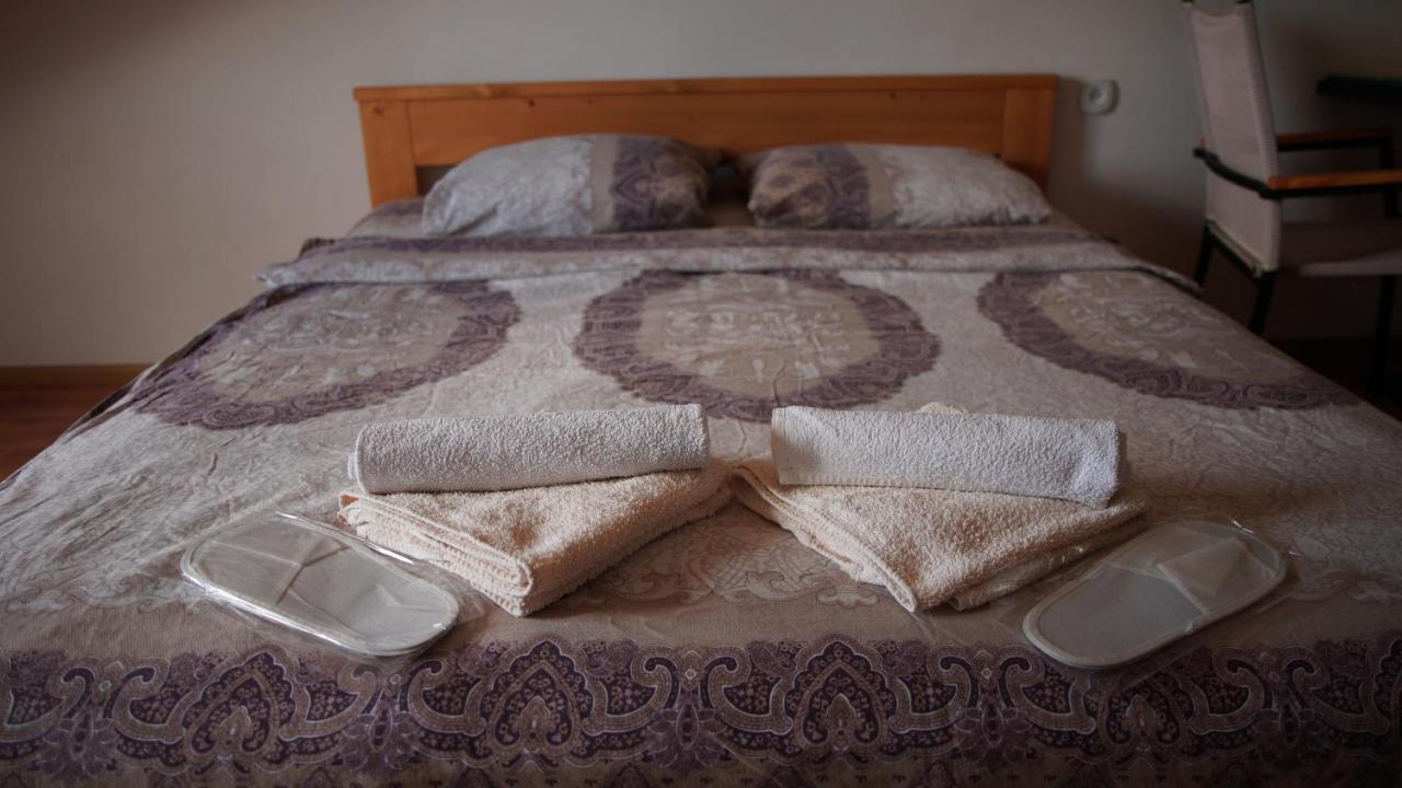 U Dvori Hotel Podgorodtsy Buitenkant foto