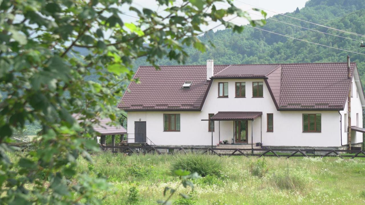 U Dvori Hotel Podgorodtsy Buitenkant foto