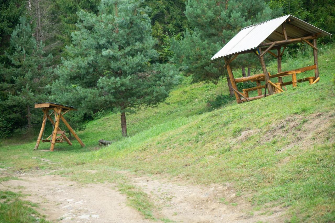 U Dvori Hotel Podgorodtsy Buitenkant foto