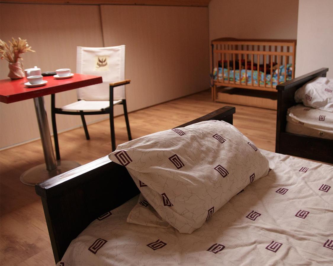 U Dvori Hotel Podgorodtsy Buitenkant foto