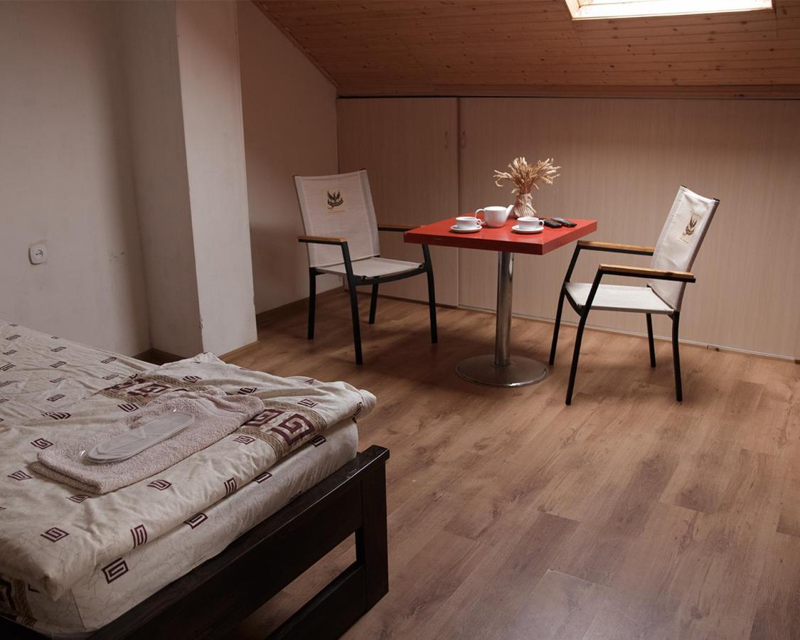 U Dvori Hotel Podgorodtsy Buitenkant foto