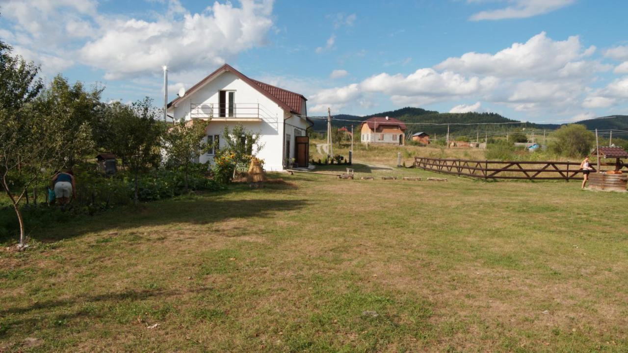 U Dvori Hotel Podgorodtsy Buitenkant foto